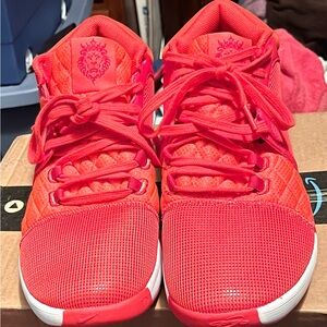 Men's size 11 Nike LeBron James Witness 8 crimson bright basketball shoes!